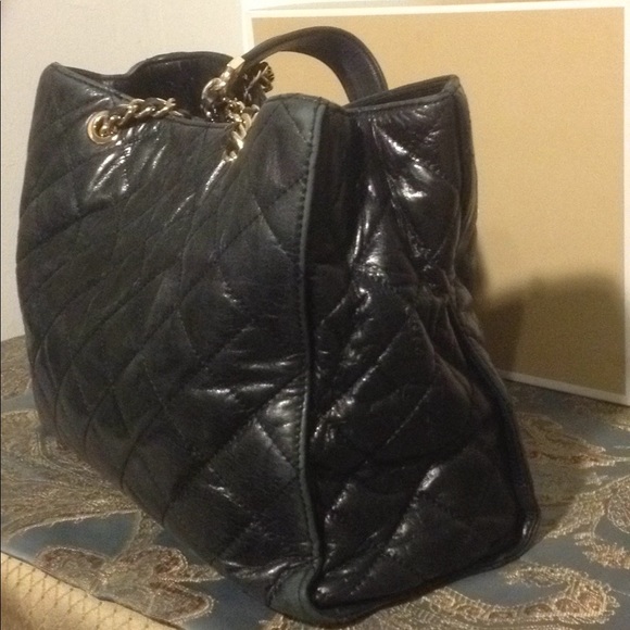MK SUSSANAH BLACK QUILTED TOTE - Picture 5 of 8